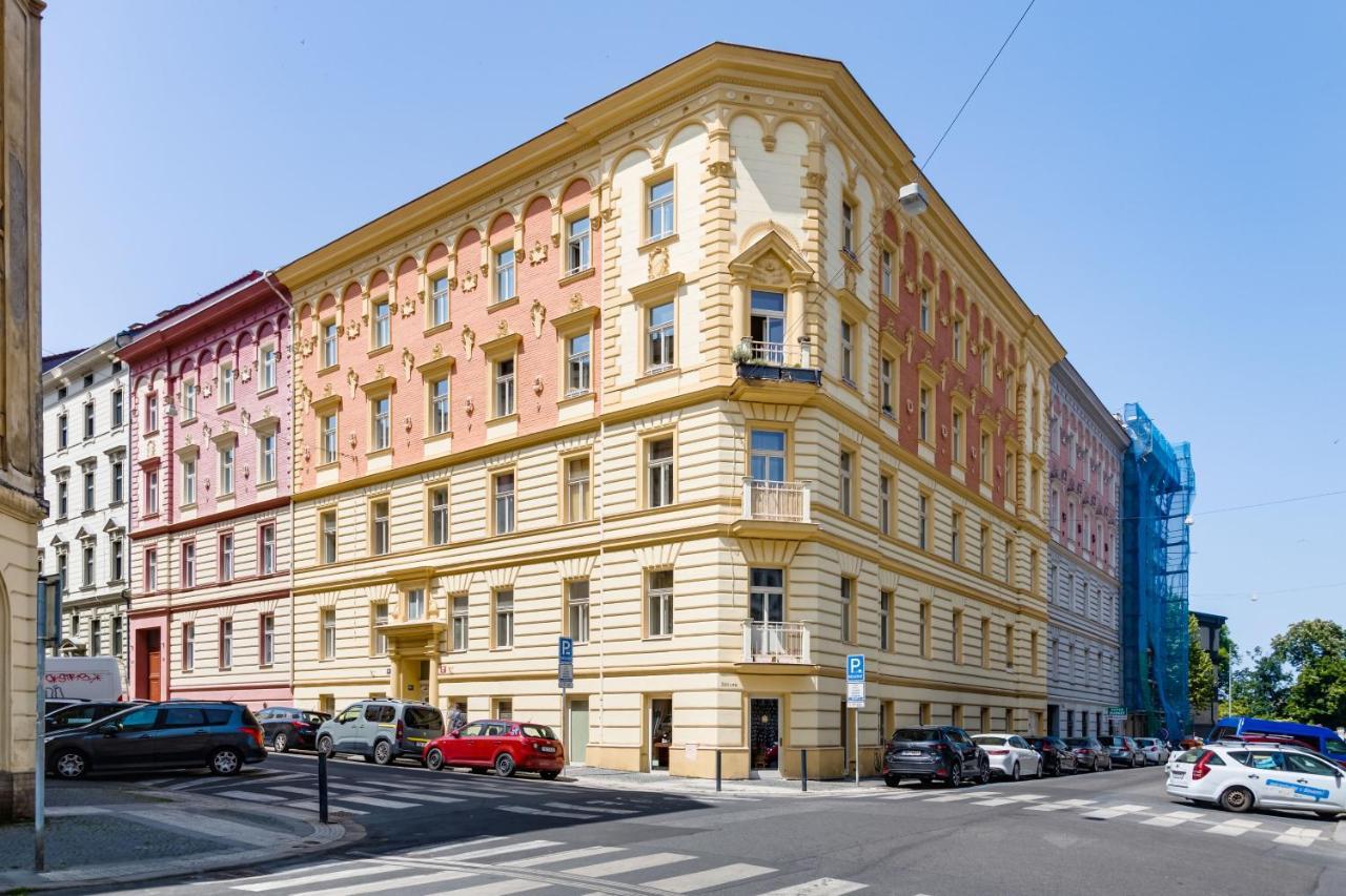 Apartament With The Lions *